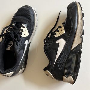 Nike Air Max 90 Essentials